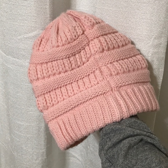 Pink winter hat - Picture 1 of 1